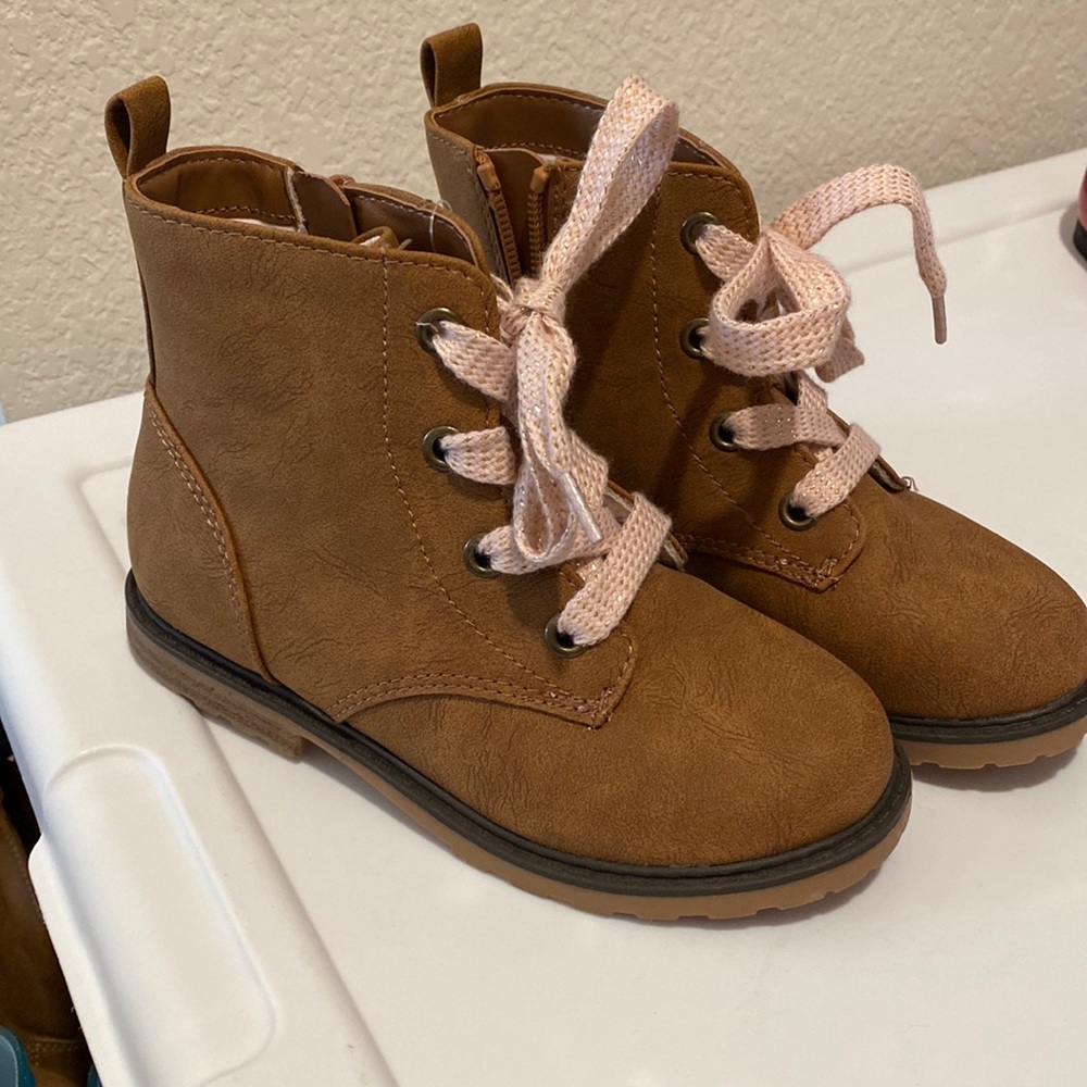 New: Girls size 11 boots